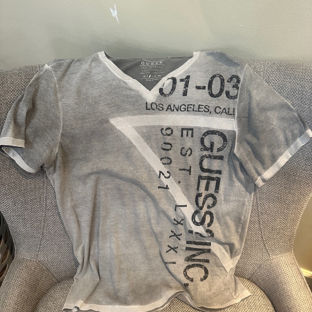 Guess Light Gray Graphic Tee